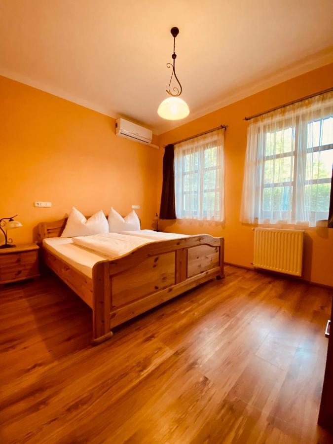 Sommer Panzio Balatonföldvár Екстериор снимка