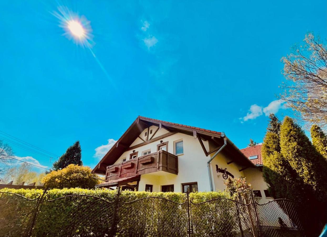 Sommer Panzio Balatonföldvár Екстериор снимка