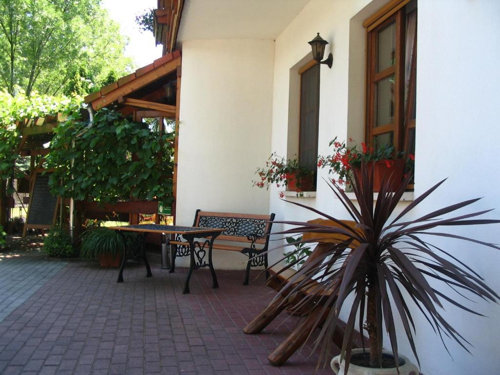 Sommer Panzio Balatonföldvár Екстериор снимка