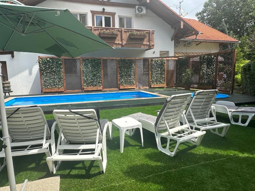 Sommer Panzio Balatonföldvár Екстериор снимка