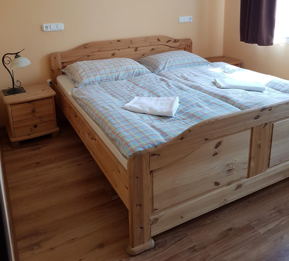Sommer Panzio Balatonföldvár Екстериор снимка